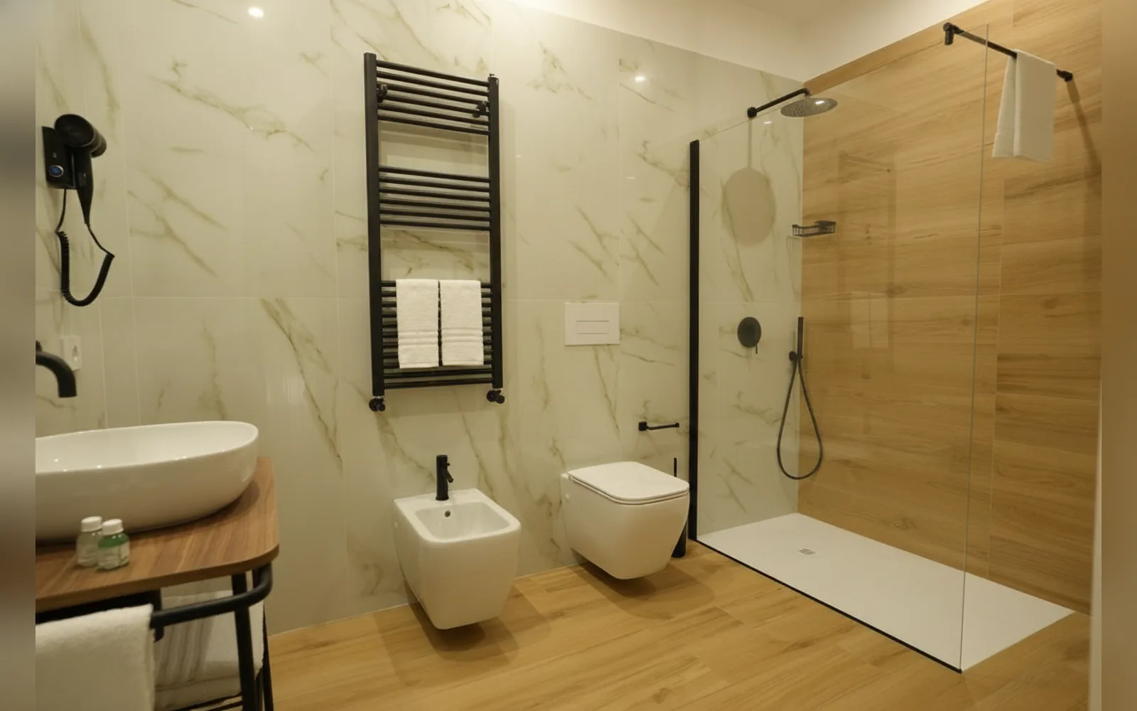 Camera con bagno privato — Enea Suite, Trapani (Sicilia) (foto 38)